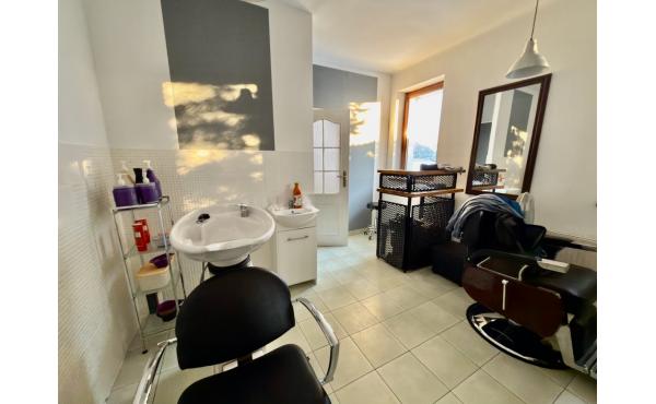 Lokal usługowy - fryzjer - kosmetyczka !